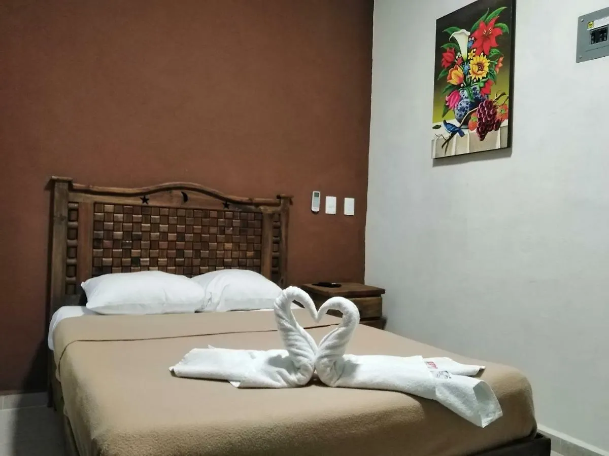 Han/Misafirhane Roomsceibo Cancún